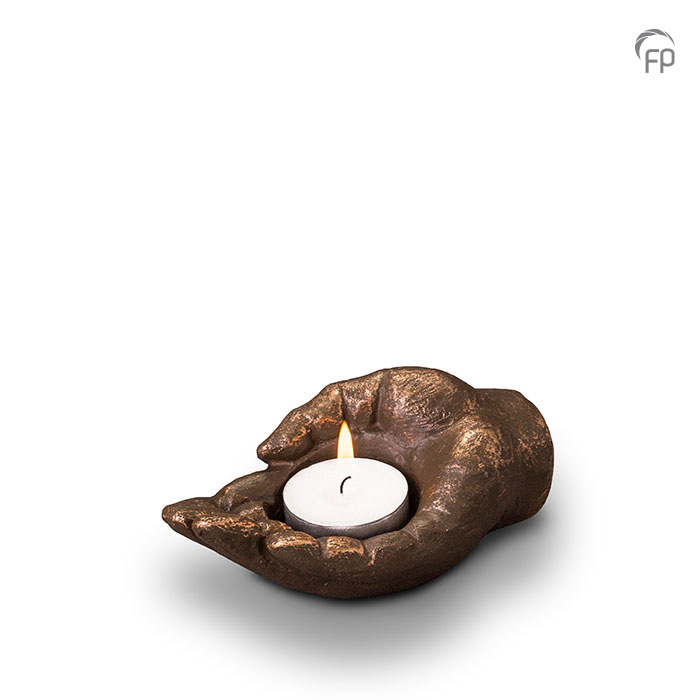 Art urn Geert Kunen: Liggend Handje met waxine (50ml).