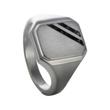 Ring in zilver met open askamer en 2 sierlijke lijnen in kader